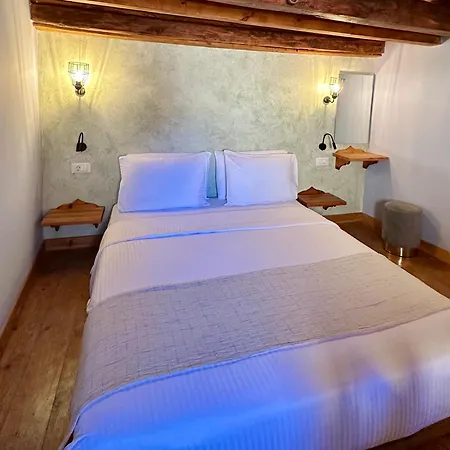 Midgard 4* עיר רודוס